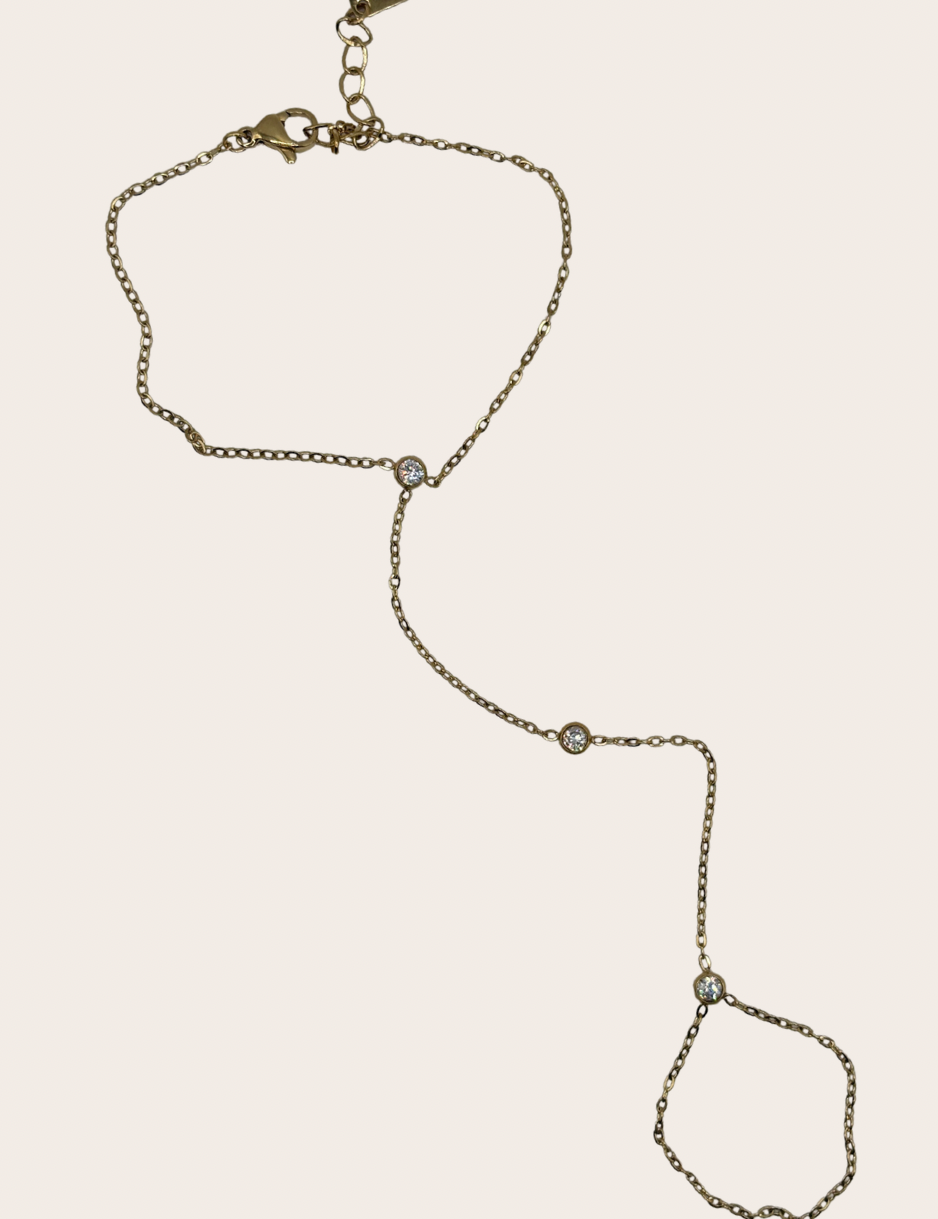 Nat stainless steel hand chain with delicate sparkling accents