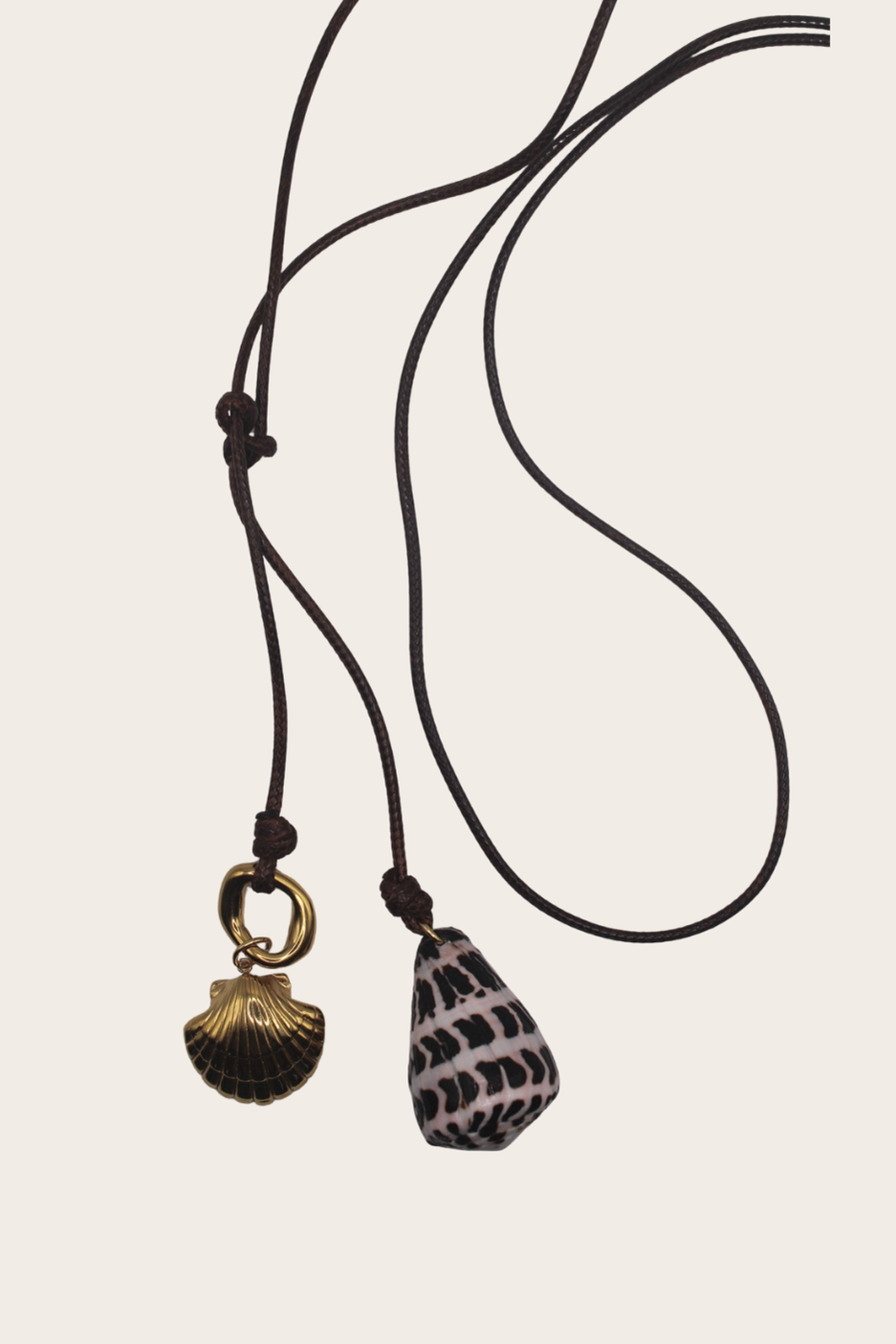Brown Shells Leather Multi-Use Necklace with shell-inspired details