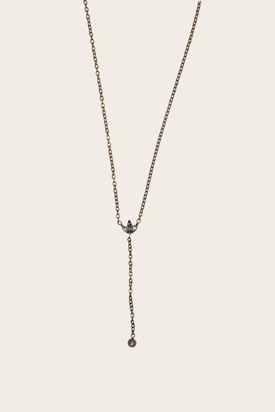 Dainty Tré Lariat, gold necklace with a dainty lariat silhouette with a refined drop detail
