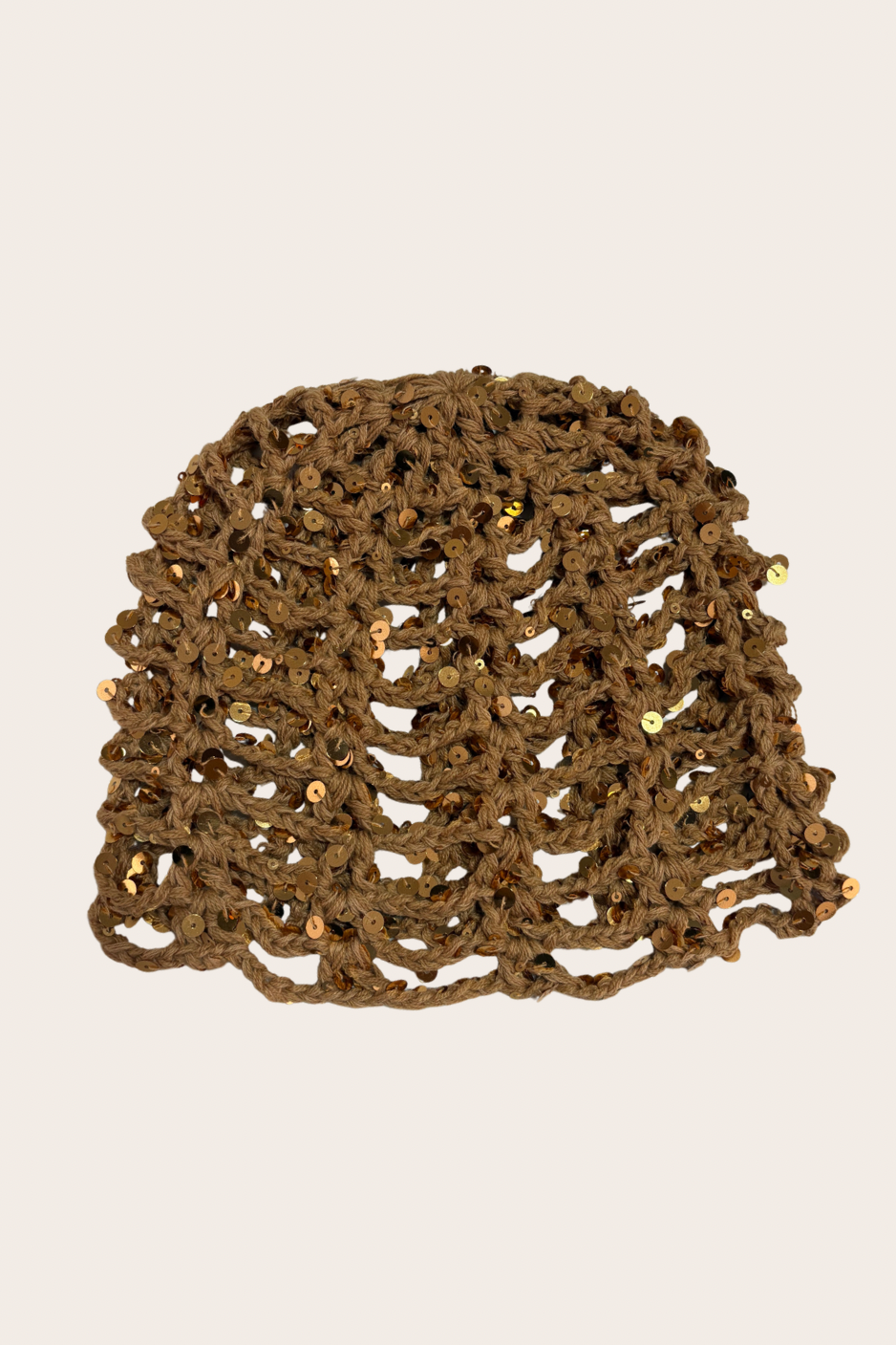 Lucía camel crochet hat with sparkling glitter accents