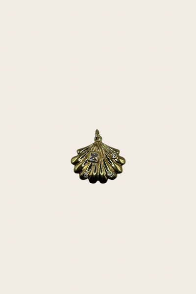 Diamonds Shell Charm